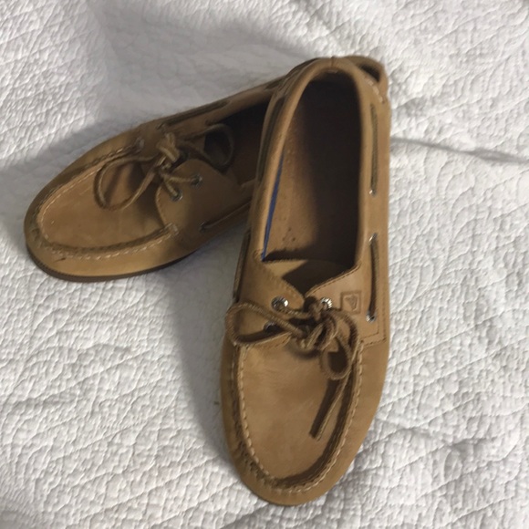 Sperry Other - Sperry tan boat shoes